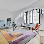 Superb Apartment Renovated With Taste And Style By An Architect