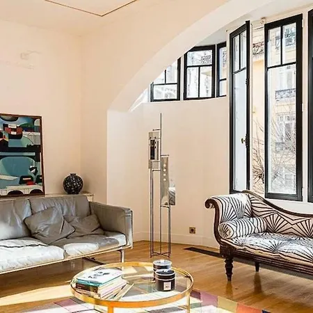Superb Renovated With Taste And Style By An Architect Apartment *